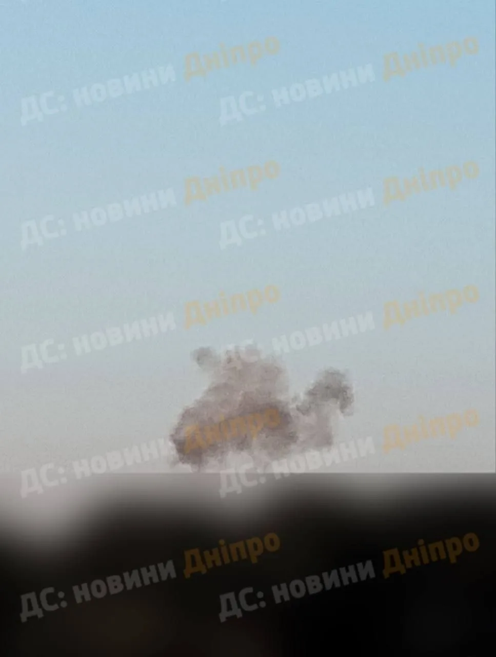 В Днепропетровске — прилёты по складам логистической компании, сообщили местные власти.