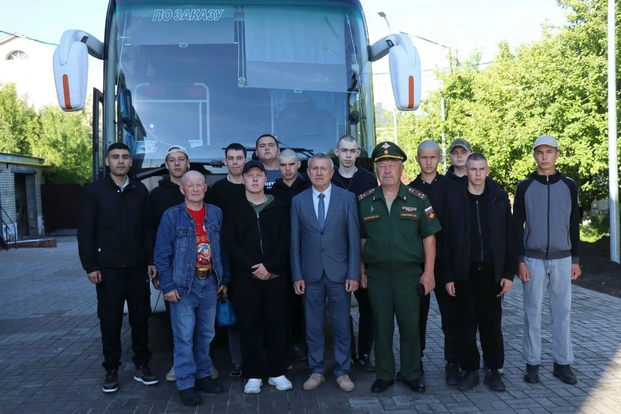 📢 В Нурлатском районе проводили солдат-срочников
 
В призывном пункте Нурлатского военкомата состоя