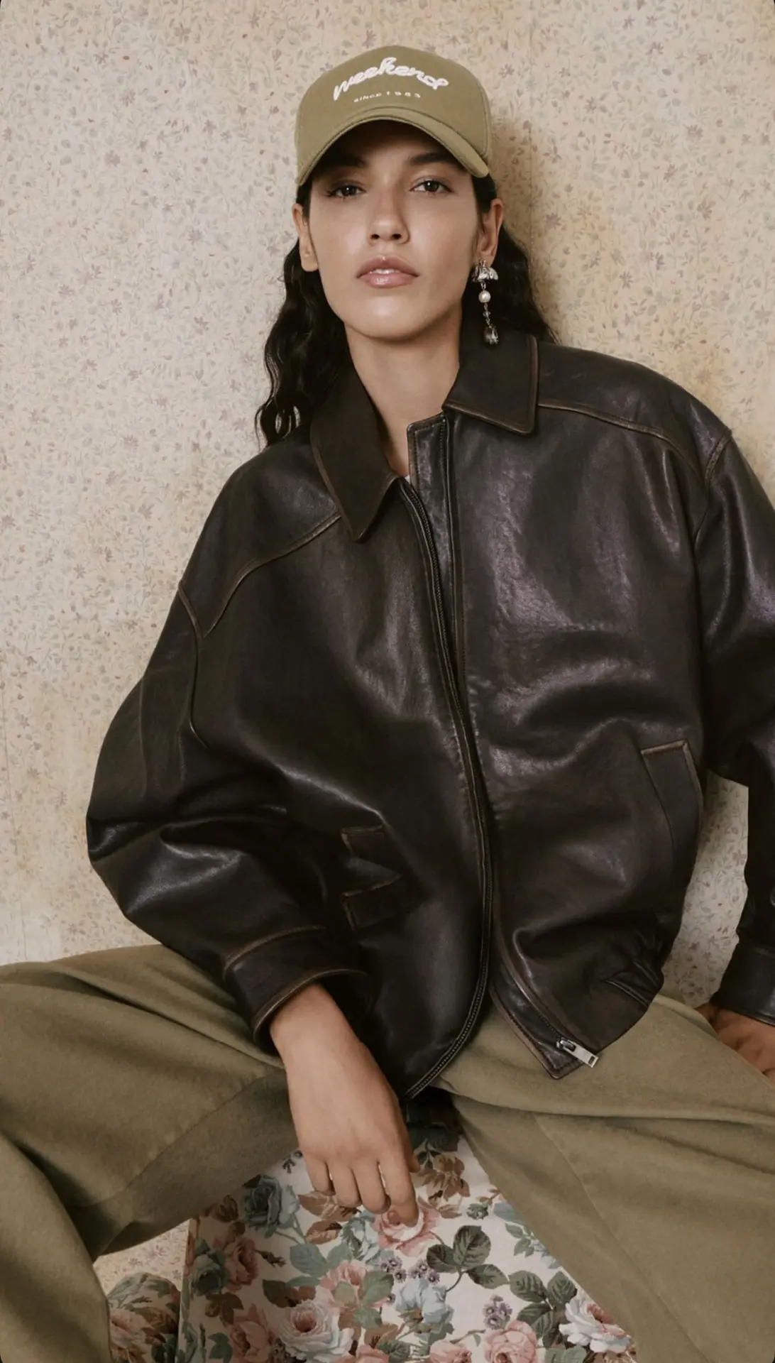Куртка кожаная Max Mara Weekend выполнена из натуральной кожи насыщенного коричневого ц...
