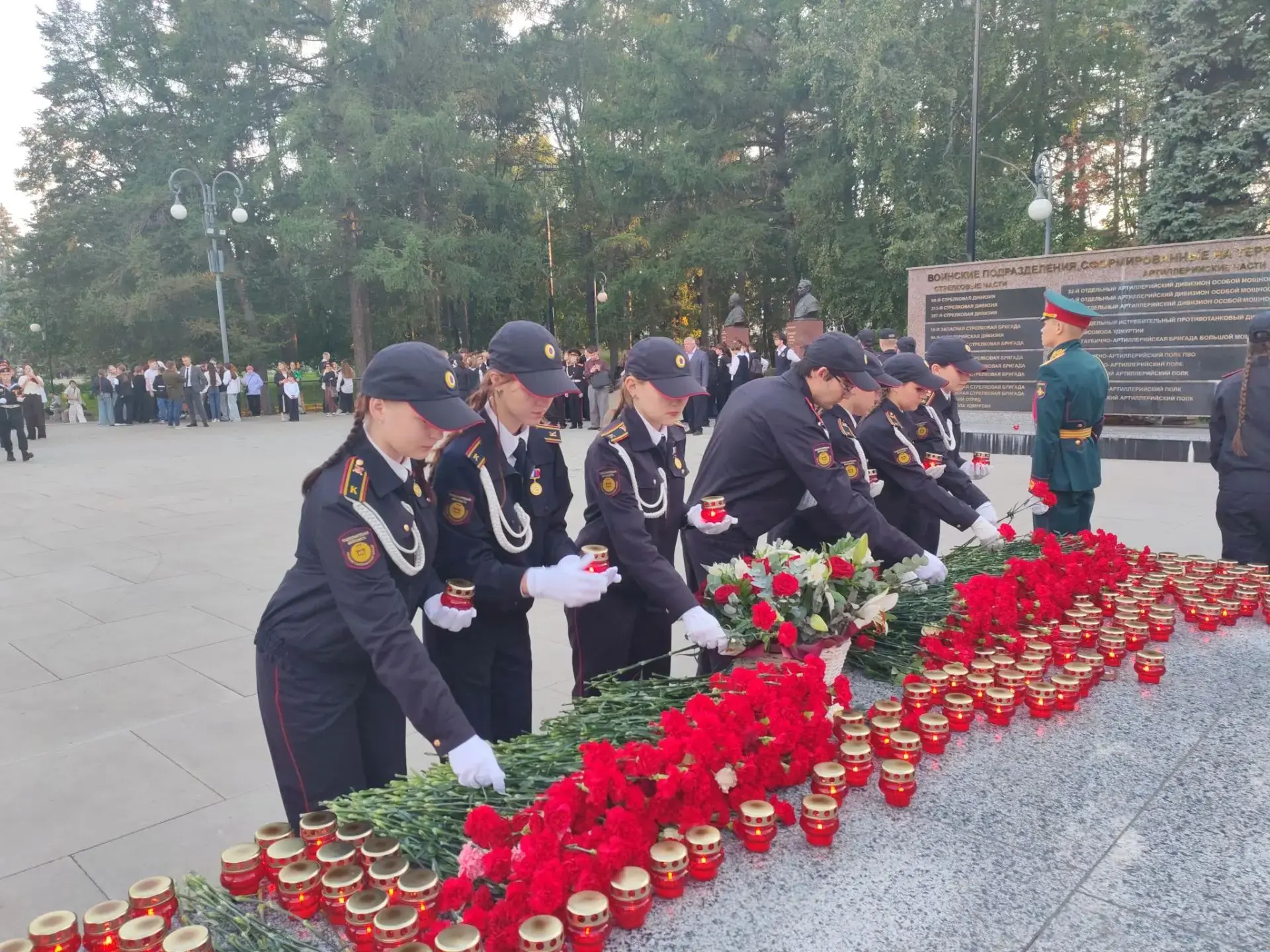 🕯️ Вчера, 3 сентября, вся страна склоняла голову в скорби и памяти. В этот день курсан...