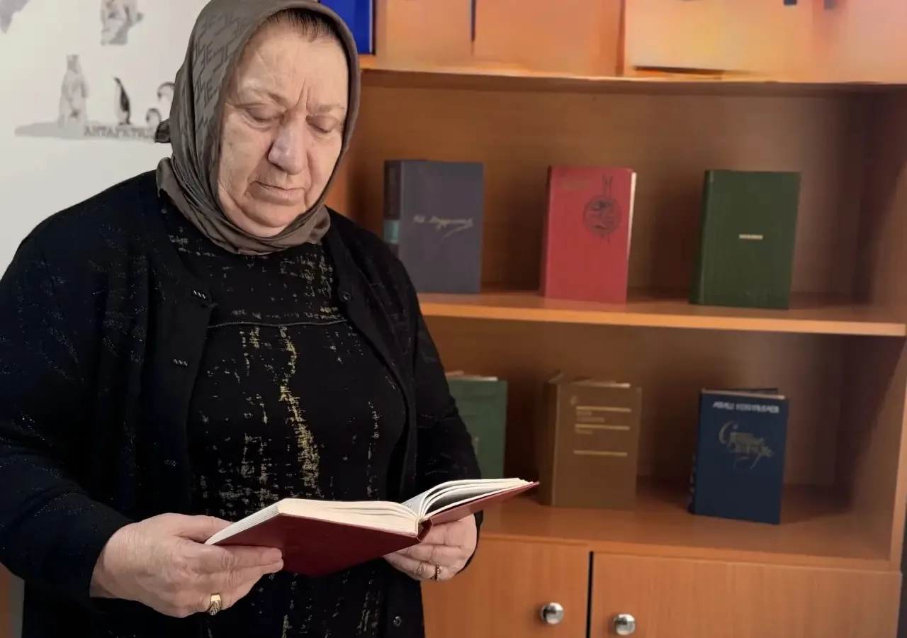 В МБОУ "СОШ с. Хал-Келой" проходит неделя, посвященная Общероссийскому дню библиотек. Т...
