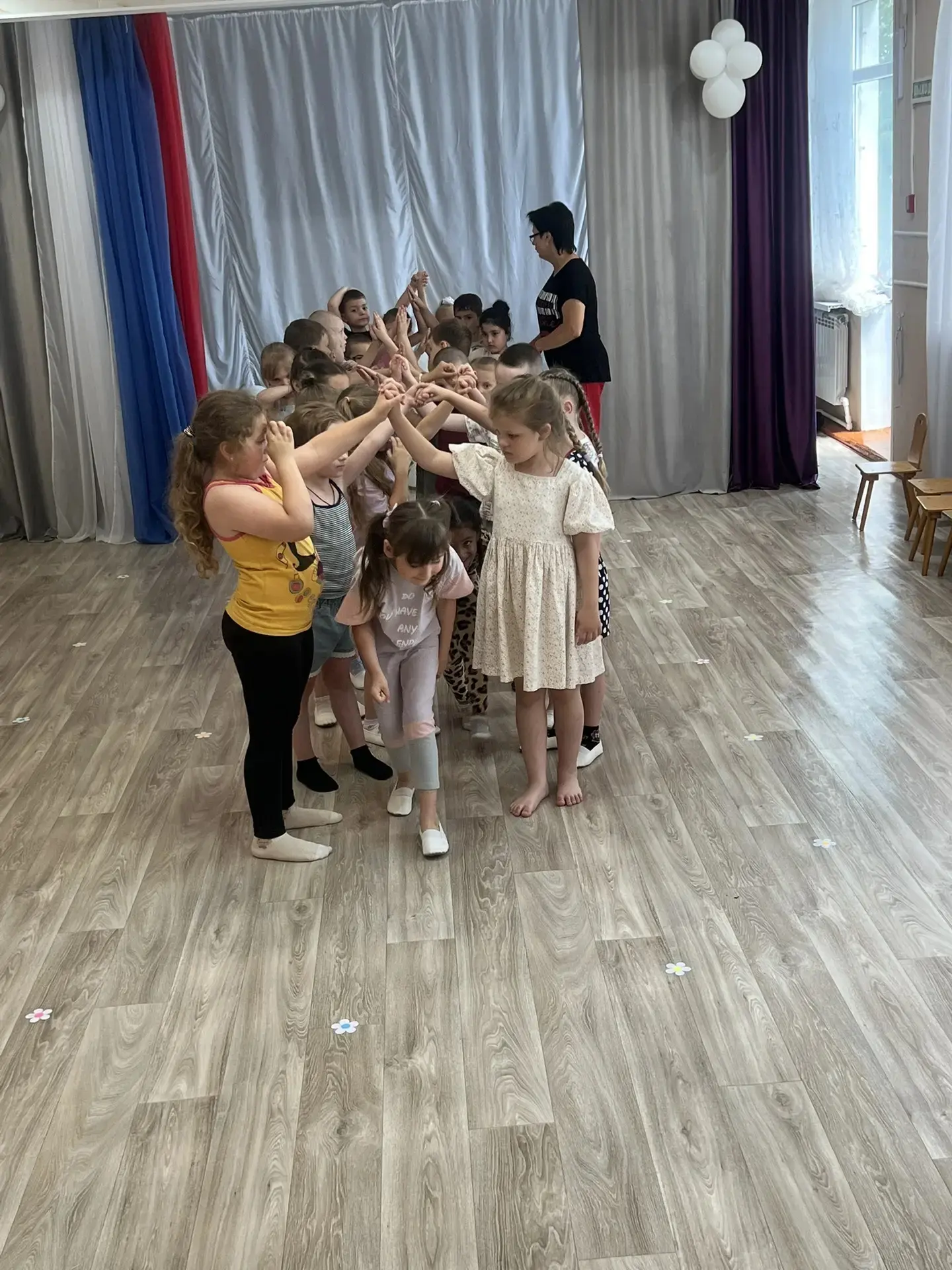 🌿 «Экологический светофор» в детском саду !🚦

В игровой форме воспитанники учились беречь природу: