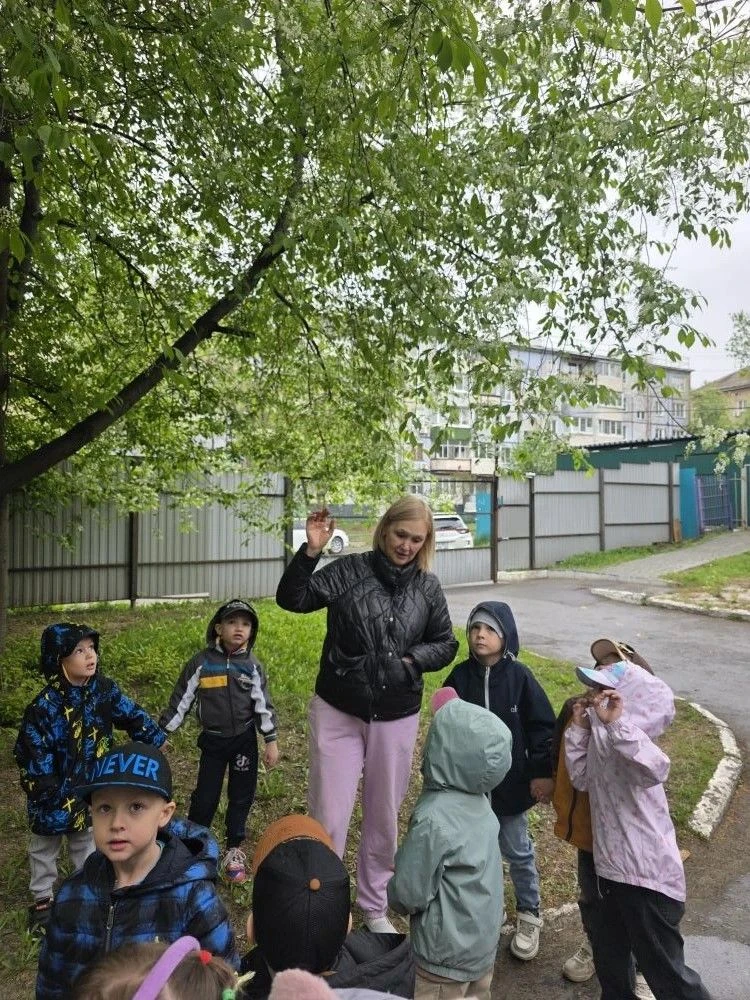 Белоснежная весна: как группа «Радуга» любовалась черёмухой
