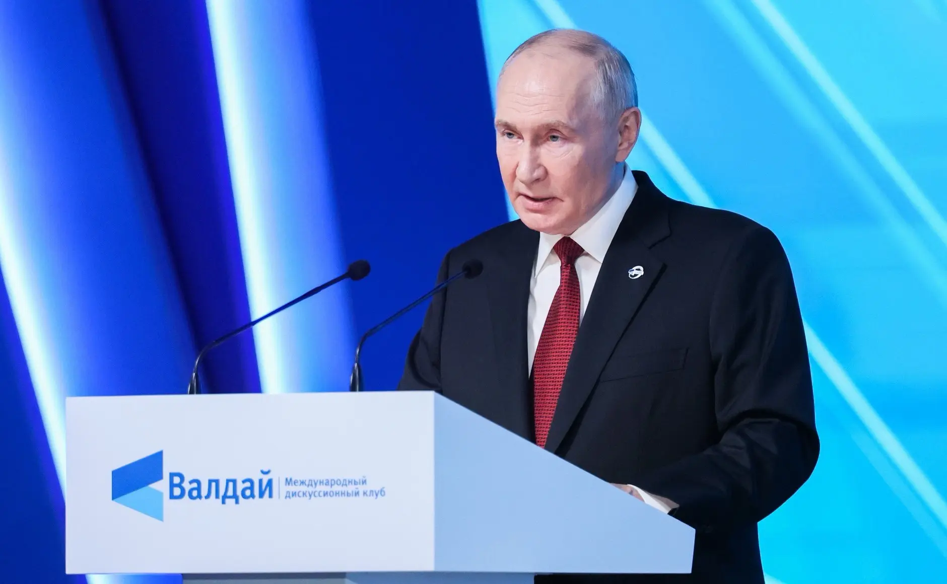 Президент России Владимир Владимирович Путин принимает участие в заседании Международно...