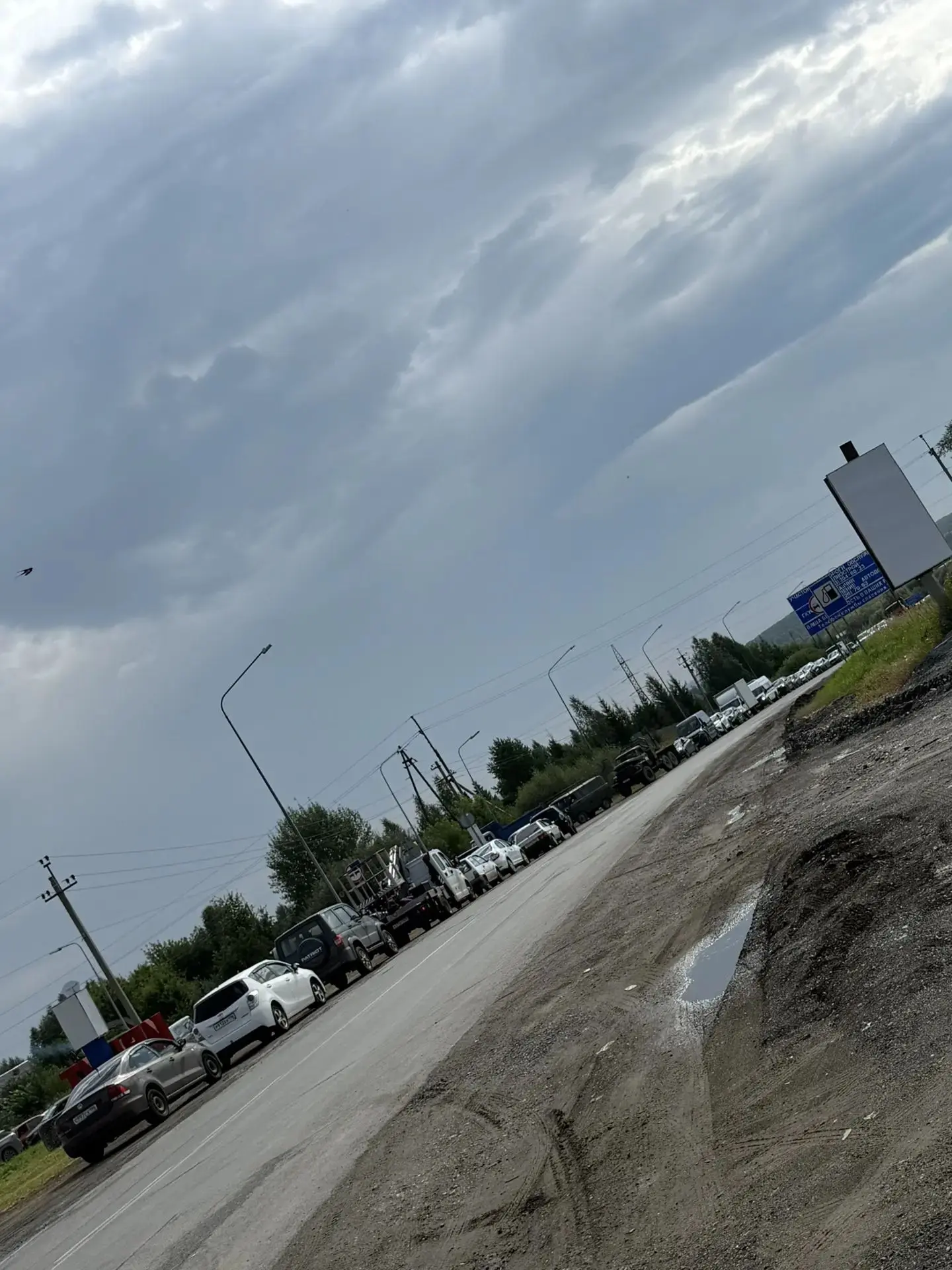 Очередь на АЗС сегодня в 11:00...