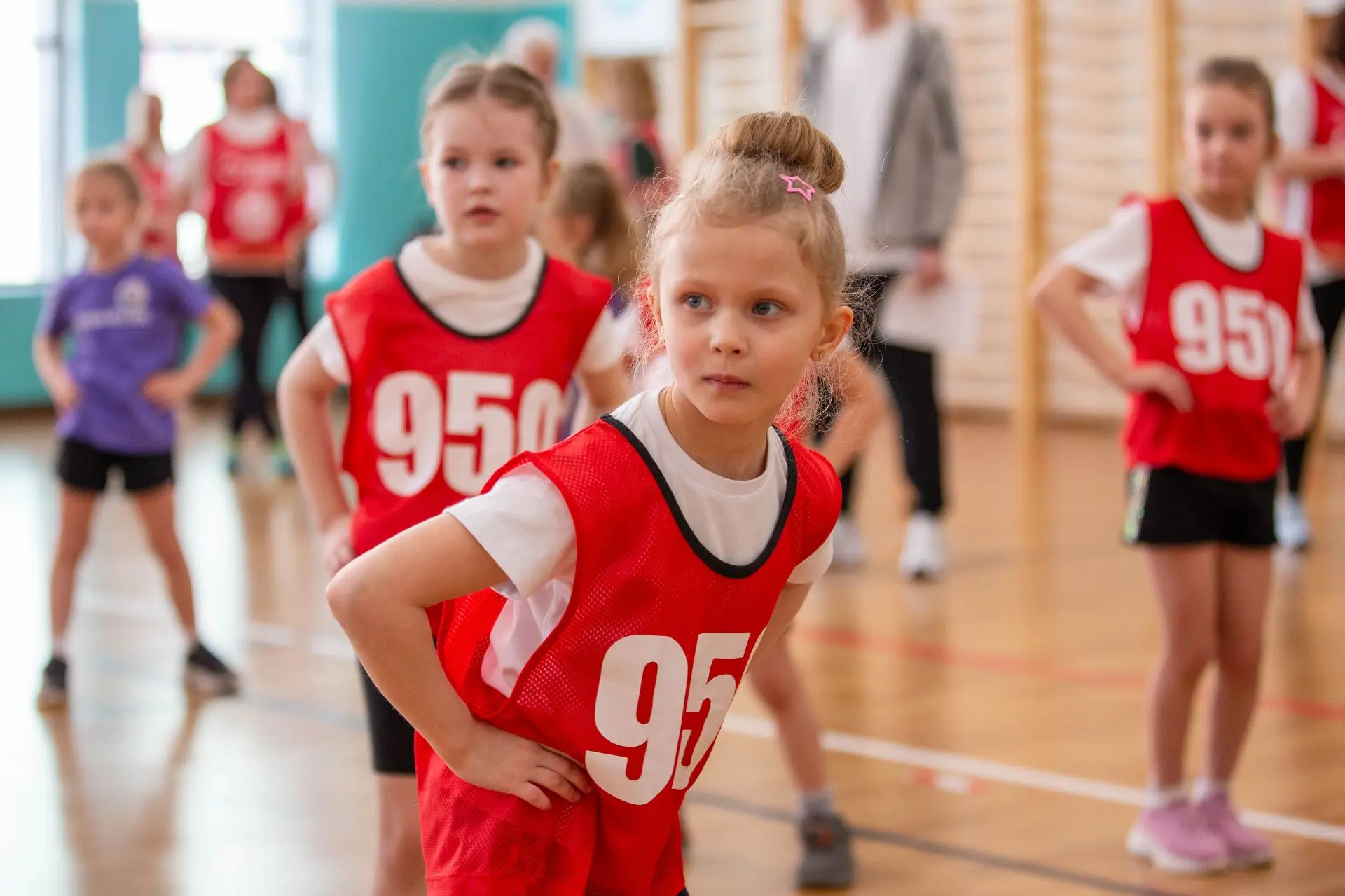 🏀 «Школа мяча» — весёлый спортивный праздник для малышей!  В нашей школе прошёл окружной этап фестив