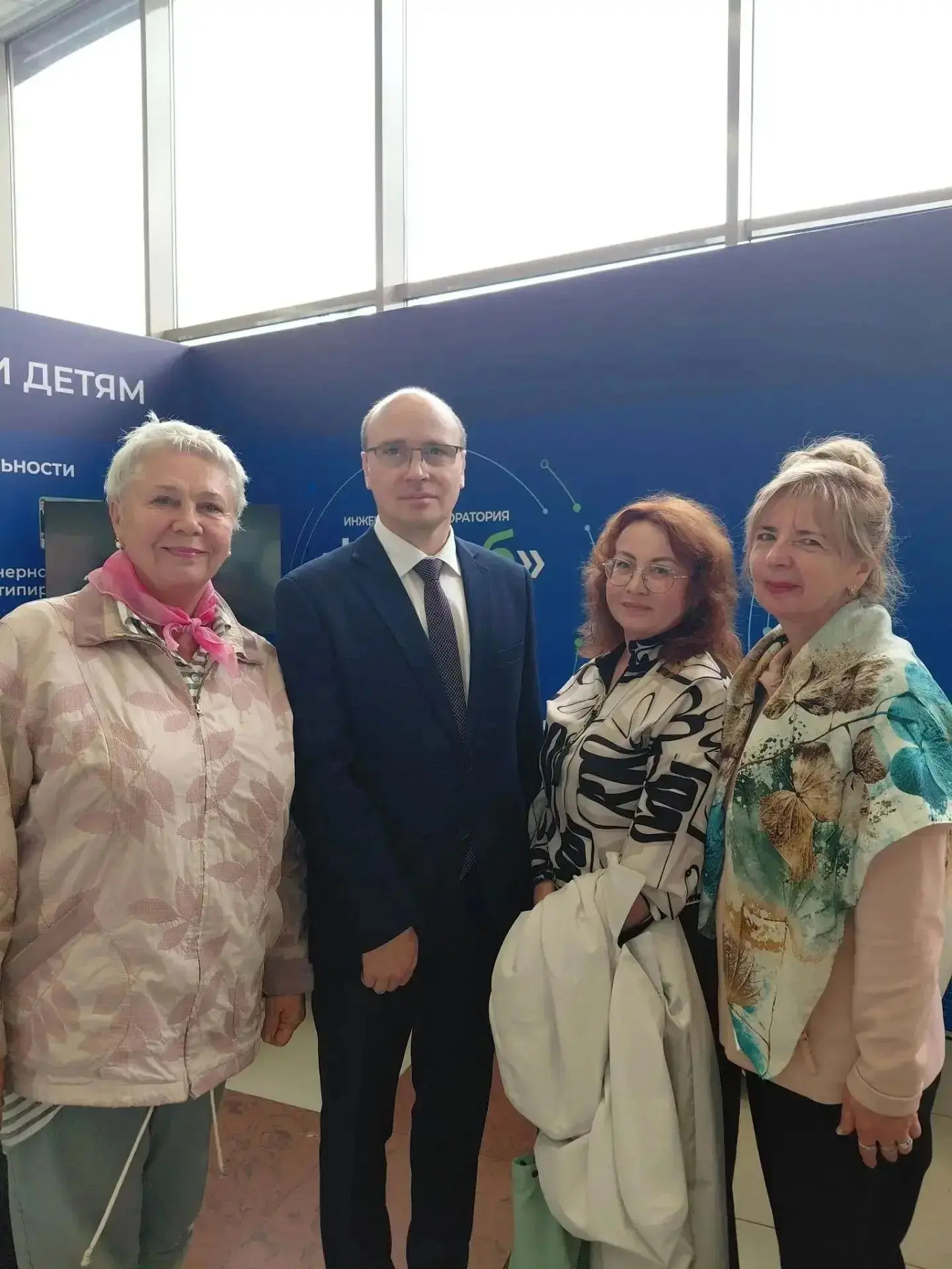 Вчера в Доме Молодежи «Царскосельский»✅ в рамках работы выставки "Родной район" был ден...