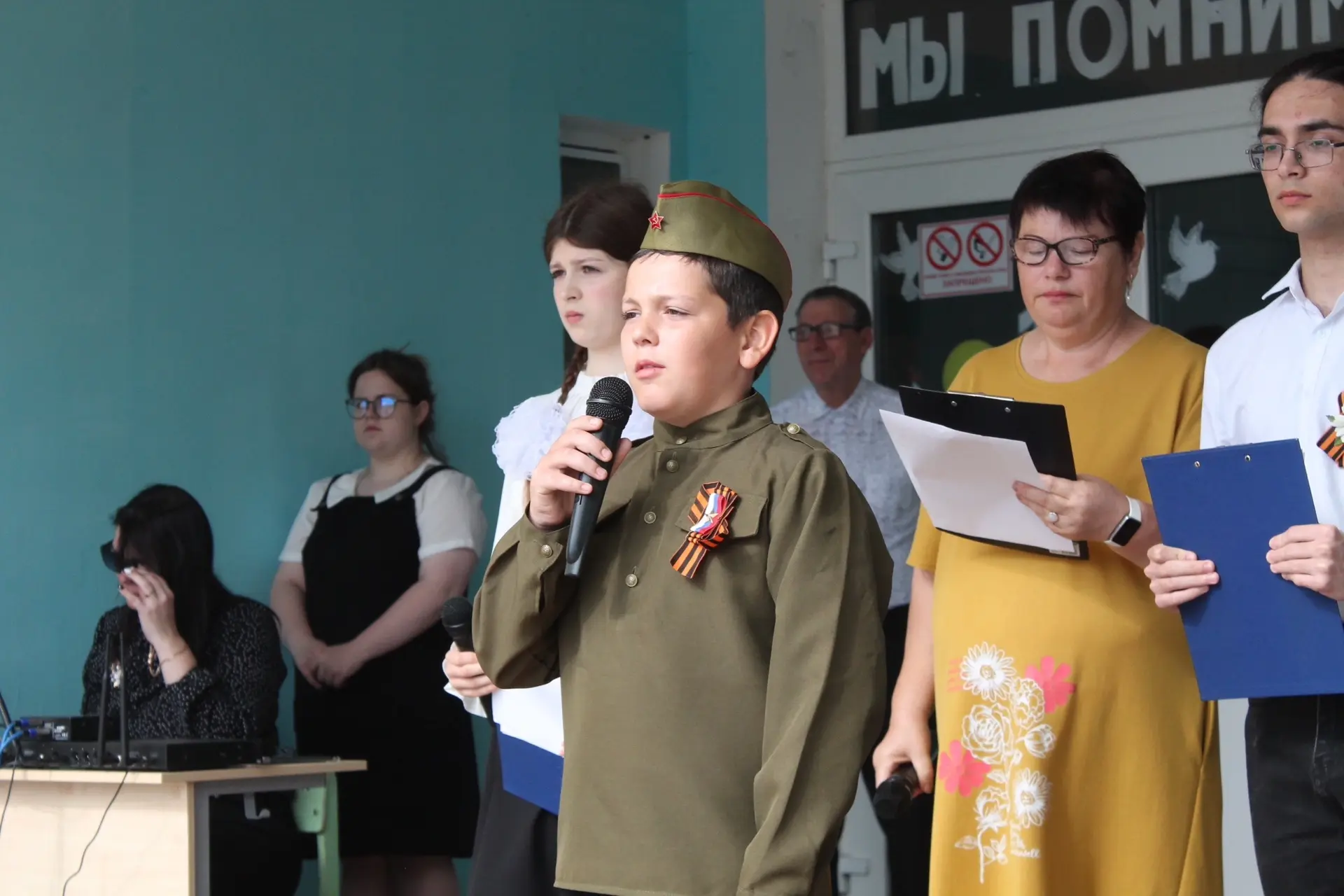 18 мая в МКОУ «Олинская СОШ» состоялось важное событие — открытие «Парты Героя», которая стала симво