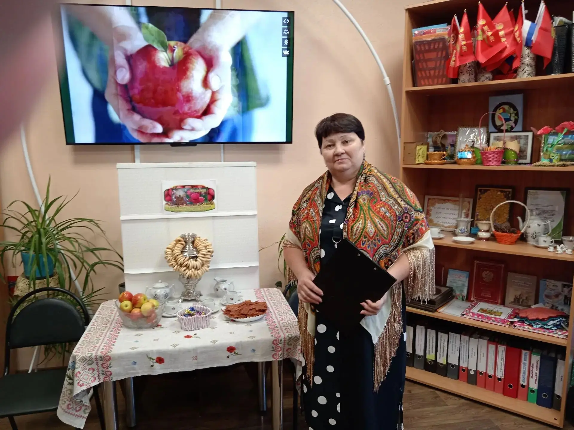 Сегодня в нашем учреждении было по-особенному уютно и вкусно. Мы отметили Яблочный Спас...