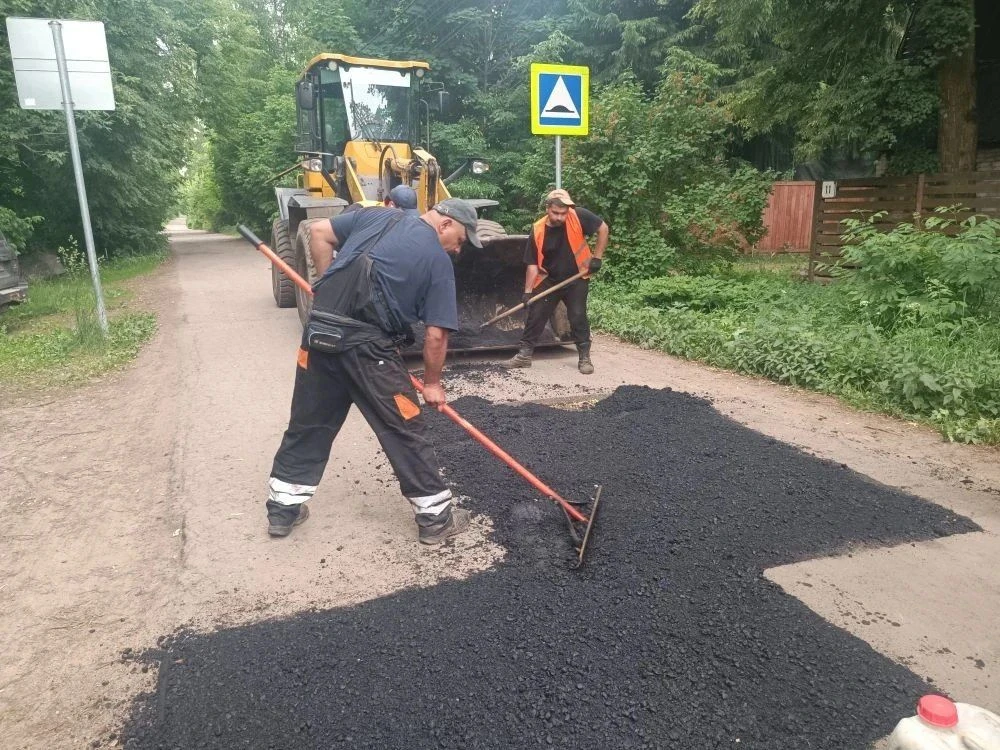 🛠 В городе продолжаются ремонтные работы по восстановлению дорожного полотна
 
Сегодня, 15 июня, те