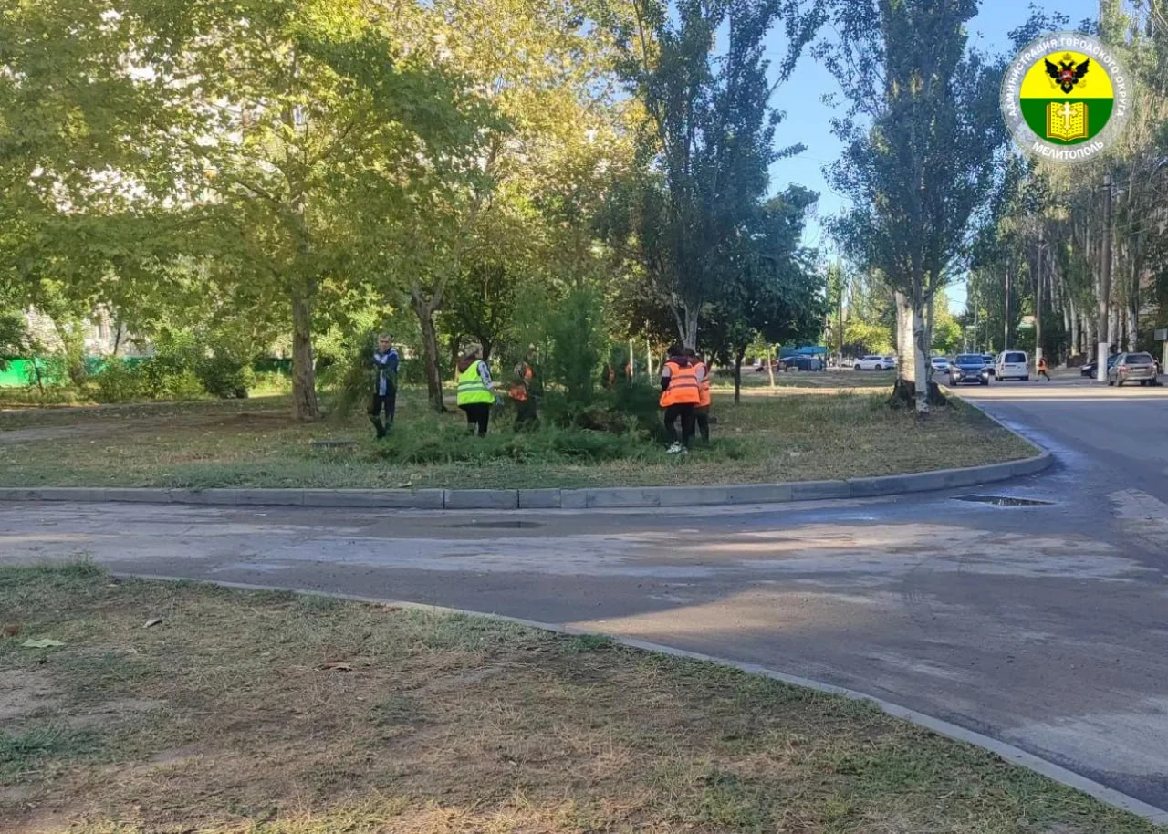 В Мелитополе продолжаются работы по благоустройству общественных территорий