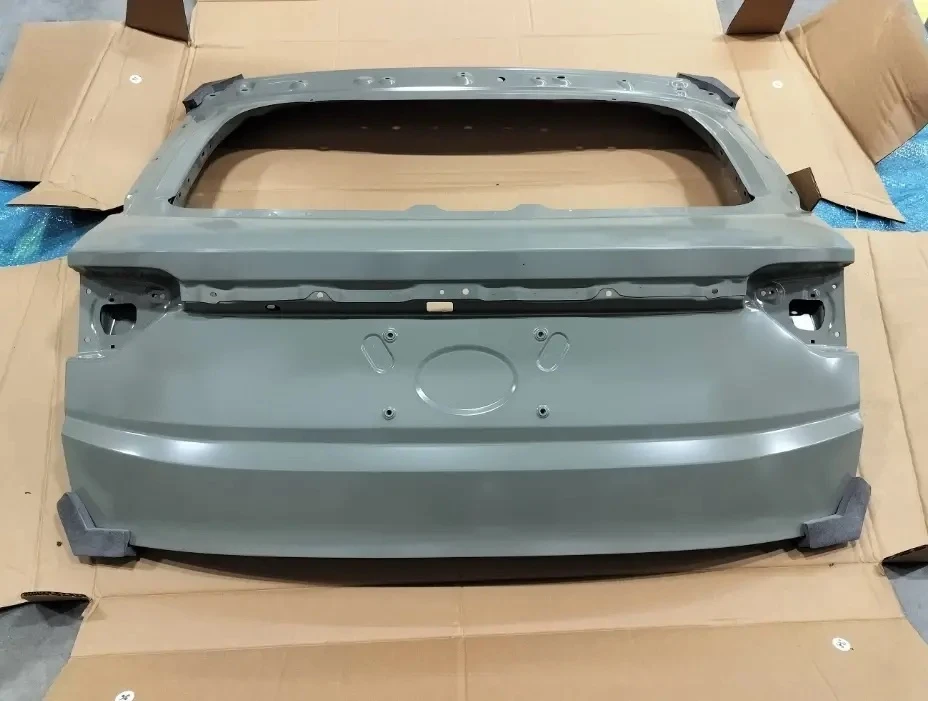 Geely Emgrand 7 New SS11 Крышка багажника