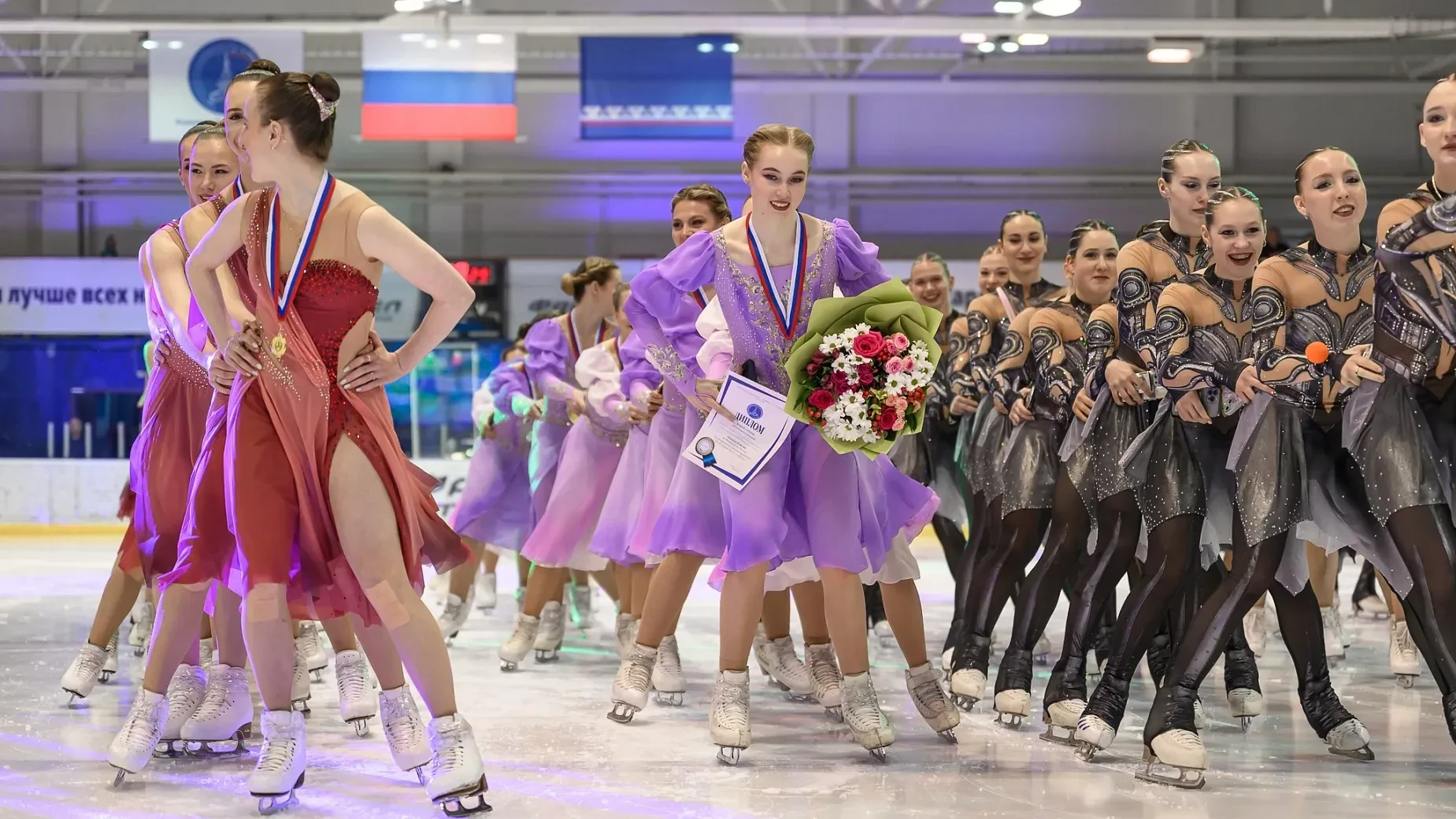 ⛸В Салехарде прошёл финал Кубка России по синхронному фигурному катанию.  Окружная столица вновь док