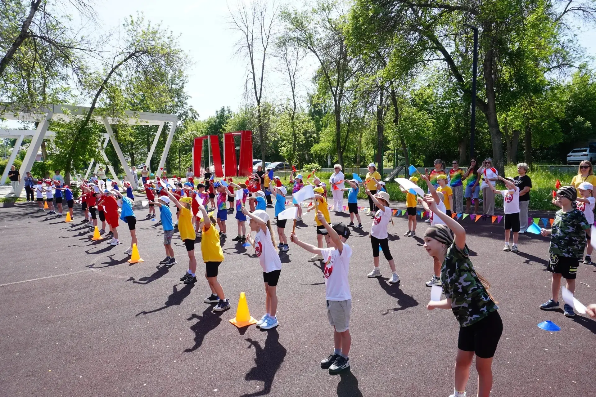 🏅 Маленькие чемпионы, большие эмоции!  В парке 40-летия ВЛКСМ состоялась городская Спартакиада среди