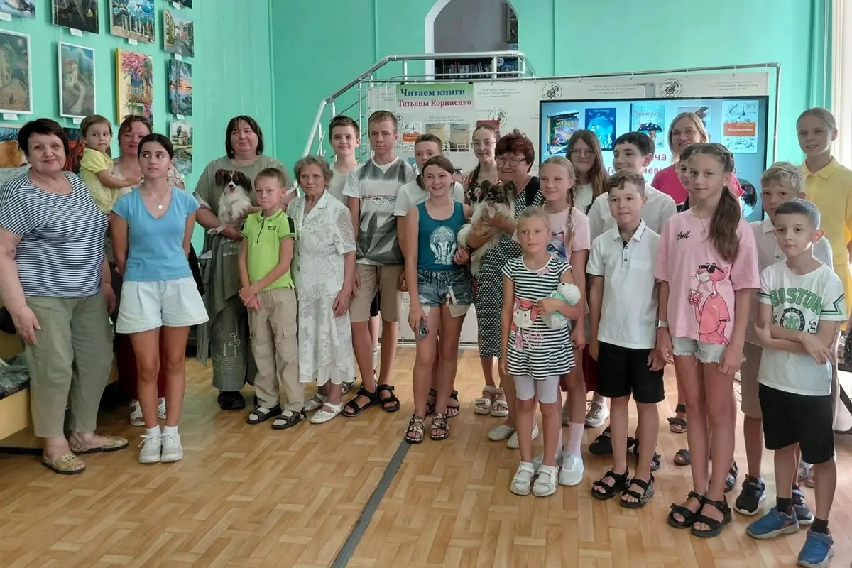 В отделе «Мир подростка» прошла встреча с Татьяной Корниенко. Нашим читателям она знако...