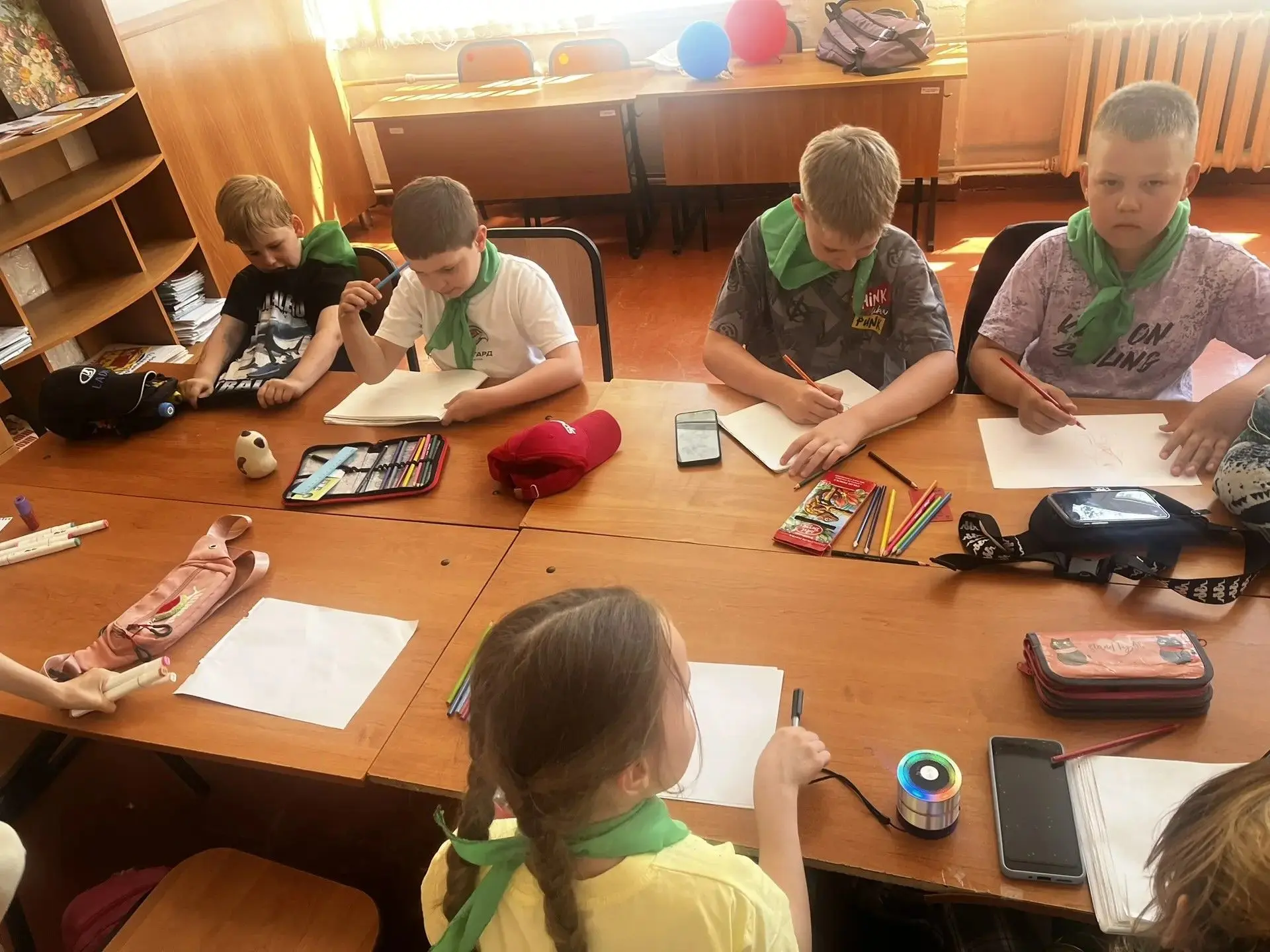 5 июня. В пришкольном лагере прошёл конкурс рисунков “Эти волшебные животные”. Ребята с...