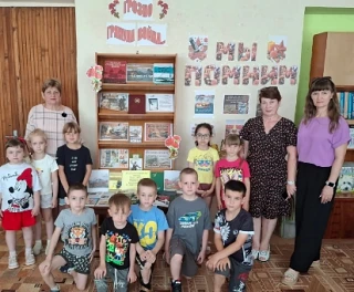 22 июня — День памяти и скорби. В этот день подготовительная логопедическая группа «Подсолнушки» поб