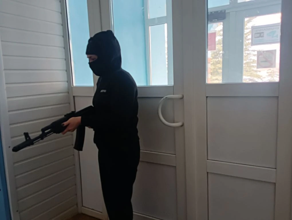 Безопасность прежде всего: в нашей школе прошли Всероссийские учения.