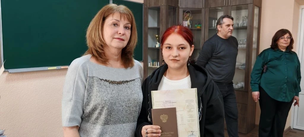 🎓 Поздравляем наших юных профессионалов! 🎉  В рамках программы "Первая профессия" учащиеся из 8Д, 8В
