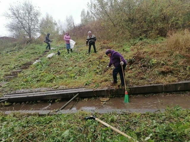 В рамках всероссийской акции «Вода России» в СП Зириклинский сельсовет сегодня прошли э...