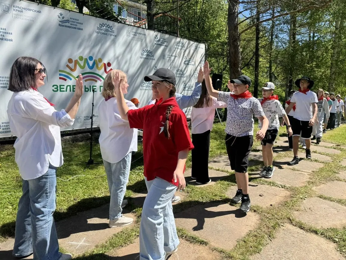 🏕️ В лагере «Зелёные горки» стартовала смена «Время Первых»: 190 участников из «Орлят ...