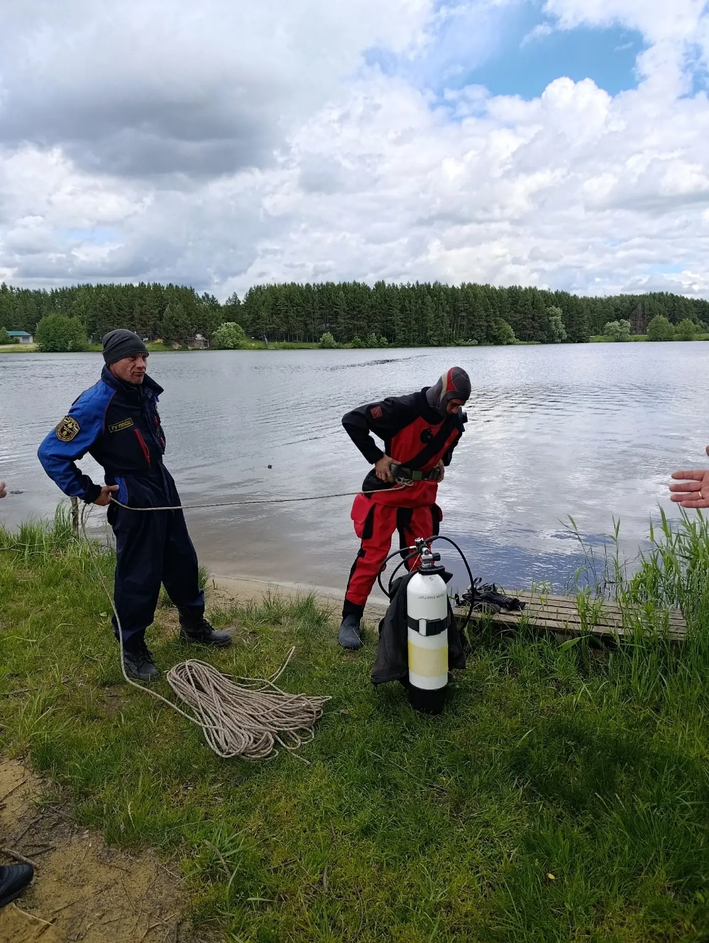 В рамках подготовки  к летнему купальному сезону спасатели-водолазы провели обследовани...