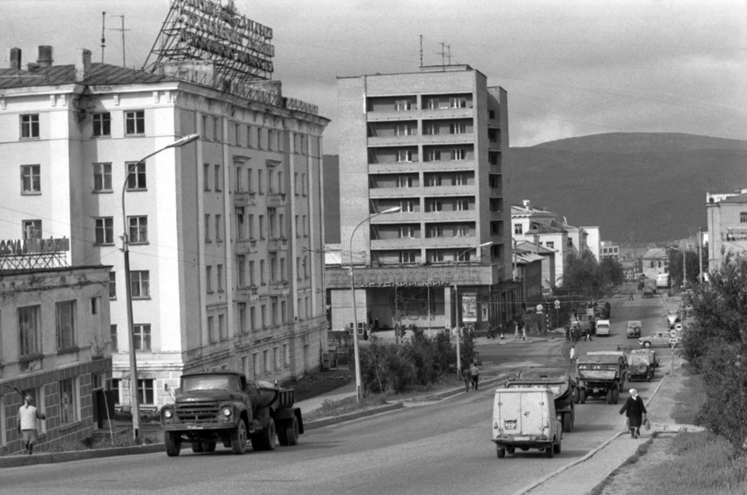 📸 Мурманск, 1982 год. Улица Книповича.