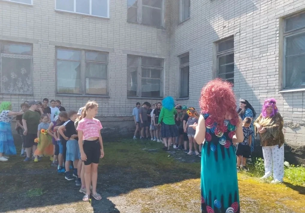 🌊🔱 НЕПТУН ВОРВАЛСЯ В НАШ ЛАГЕРЬ И УСТРОИЛ ВОДНУЮ БИТВУ! 💦😱🔥

Сегодня школьный двор превратился 