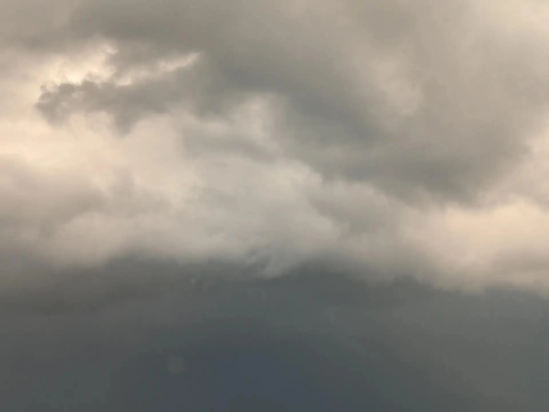 ⛈ Штормовое предупреждение объявили на Ставрополье