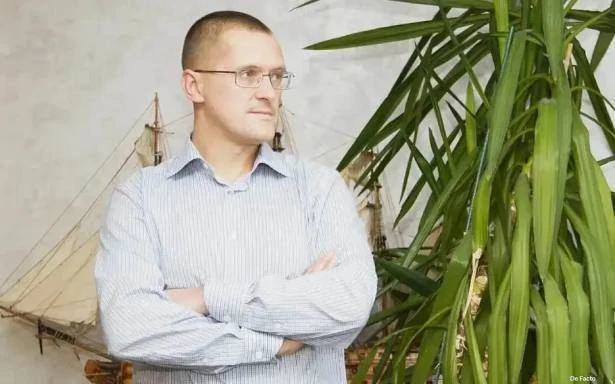 С банковской карты владельца сети Калина Ойл Валерия Борисова, который находится в СИЗО...