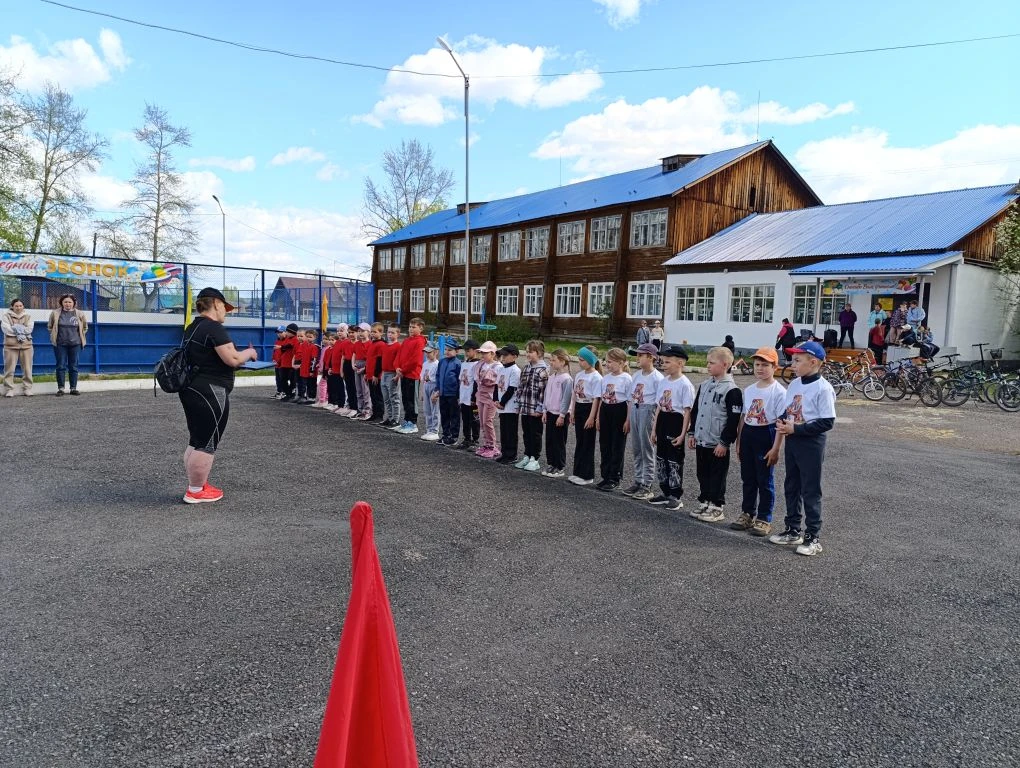 ☀️Сегодня для учеников начальной школы прошли весёлые старты!  Перед началом всех ждала...