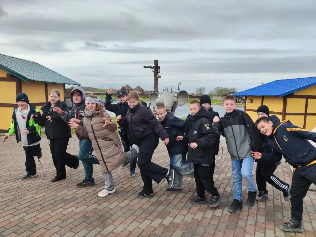 В эти выходные наши ребята из 5к1 класса вместе с родителями отправились на уютное хуторское подворь