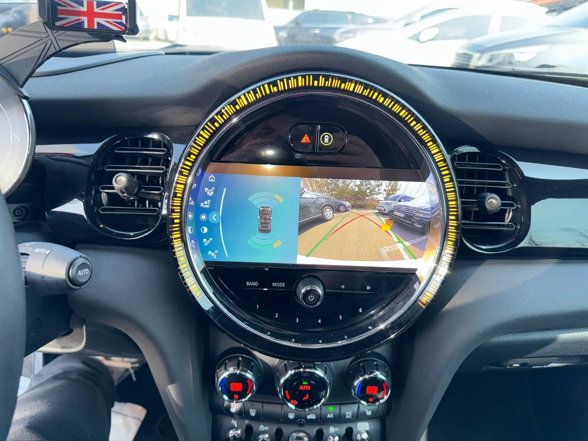 Автомобиль в ПРОДАЖЕ😍😍😍  Авто в ИДЕАЛЕ😎😎😎   ВИДЕООБЗОР прилагаю сразу🫡  Mini Cooper Convertible (КАБ