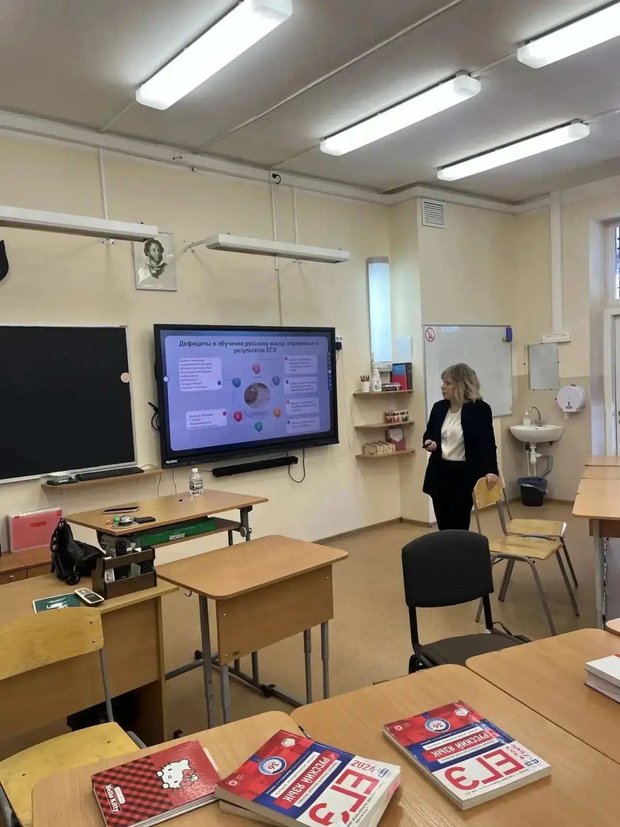 Руководитель разработчиков ЕГЭ по русскому языку Ирина Цыбулько поделилась секретами ус...