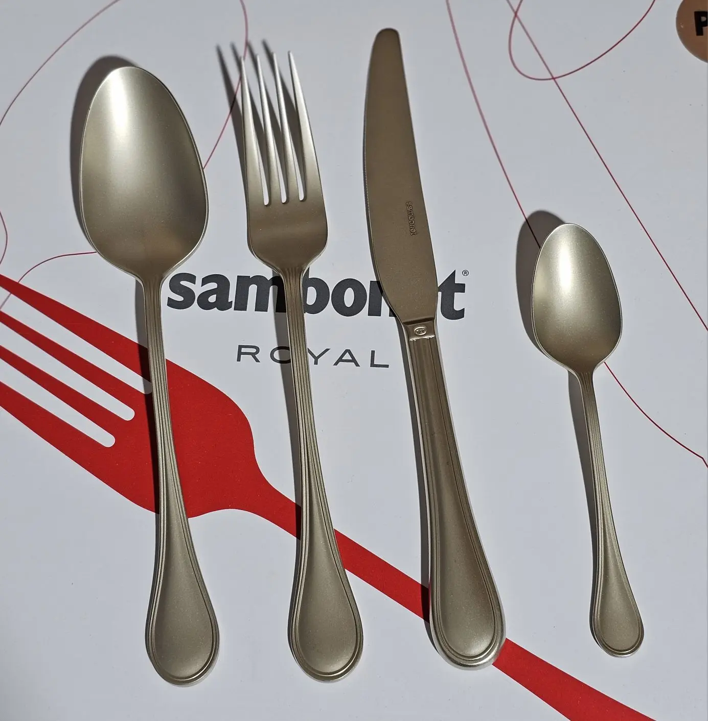 Столовые приборы на 6 персон Sambonet Royal Champagne.  Матовая нержавеющая сталь, напыление PVD.
PV