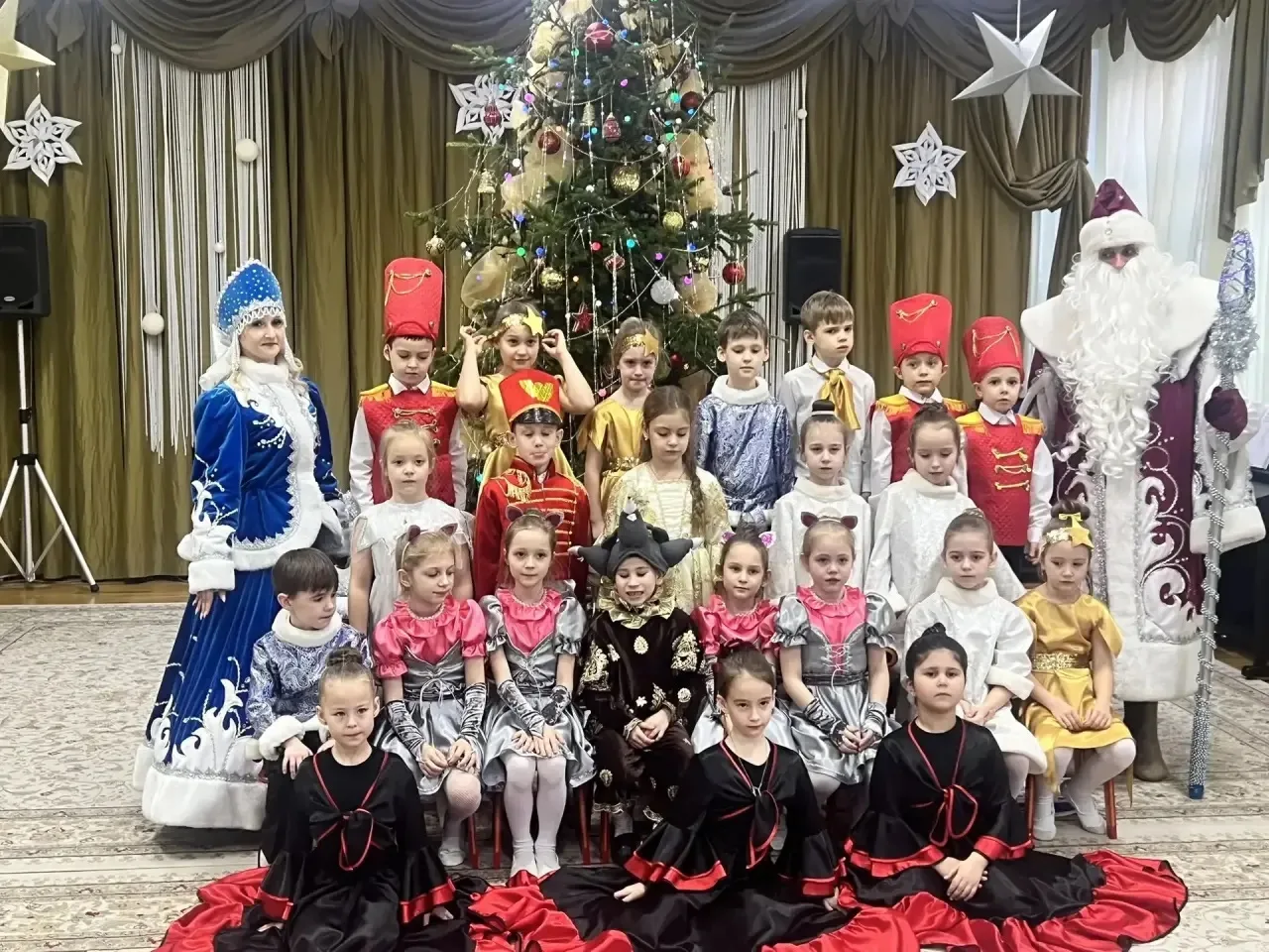 Новый год! Праздник, который жду взрослые и дети! Праздник сказки, в которой добро всегда побеждает 