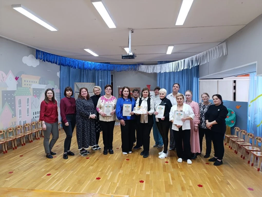 🎉 Отличные новости! Наши сотрудницы получили сладкий подарок и заслуженные награды от ...