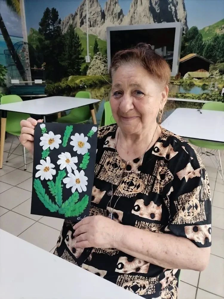 ☀️  ЛУЧИК ЛЕТА В КАЖДОМ РИСУНКЕ
 
На творческом занятии наши проживающие с увлечением рисовали летни
