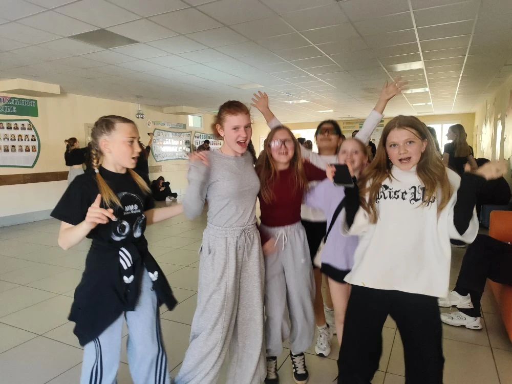 Последняя дискотека года)