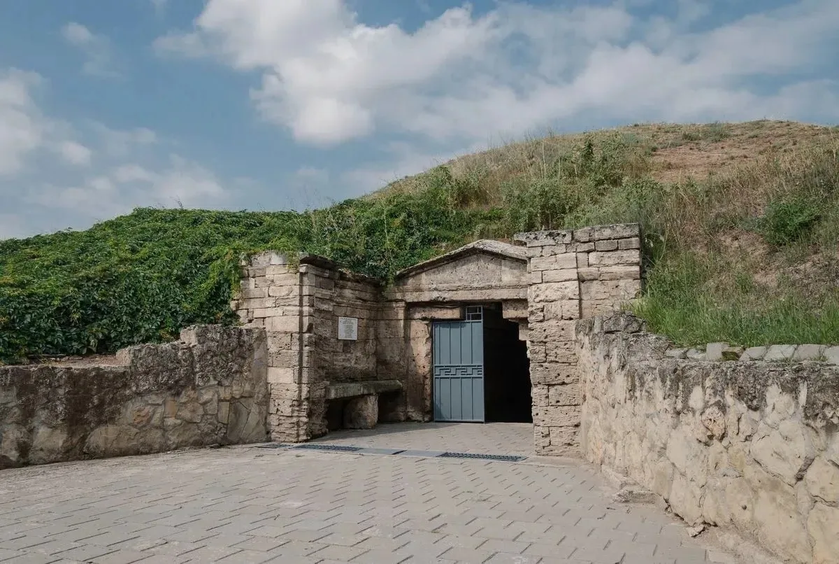 🏛В Керчи временно закрыт курган

Уважаемые посетители! 

Обращаем ваше внимание: в период с 16 июня