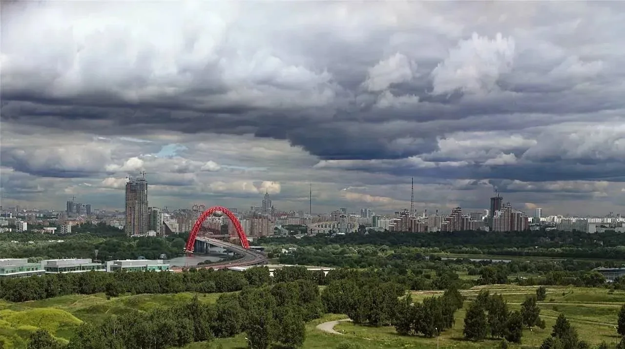 🌥️ Доброе утро, Москва!