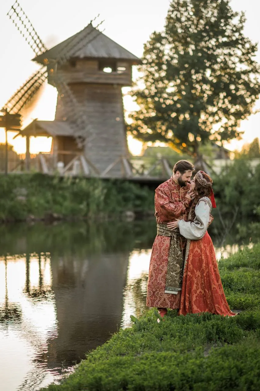 Суздаль умеет удивлять. 
А «Горячие ключи» - 
влюблять в себя😍🌿
Лето, Суздаль, уютные уголки и душ