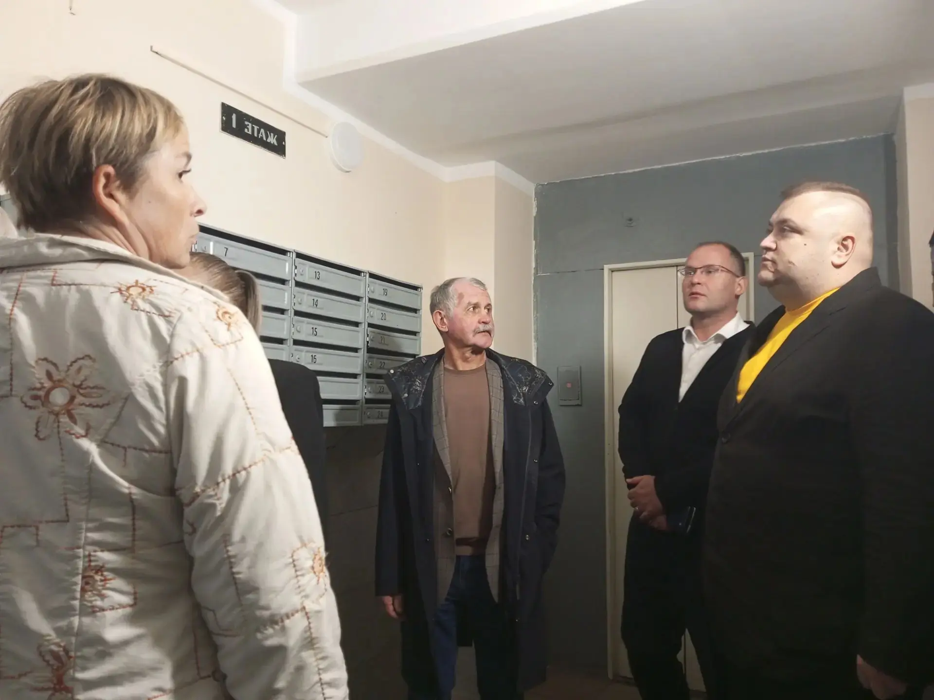 Проверил качество текущего ремонта подъездов в доме №32 на улице Дзержинского в Балаших...