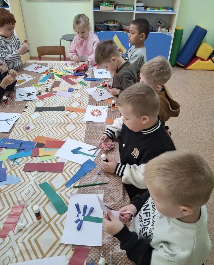Наконец-то на улице стало заметно теплее и ребята почувствовали приближение долгожданно...