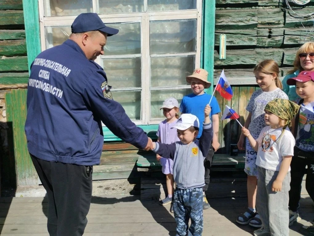 А потом мы поехали дальше: велопробег с открытками, объятиями и миссией

Велогонки закончились, но п
