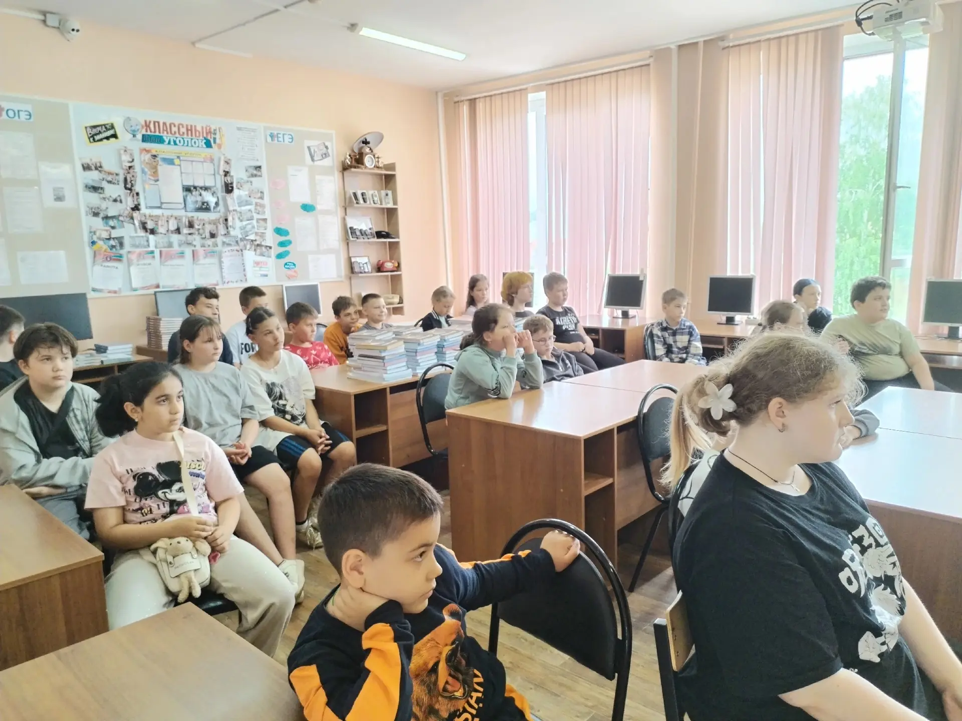 ☀Школьный лагерь продолжается — и с ним не устаёт веселье
День за днём наш лагерь превращается в нас