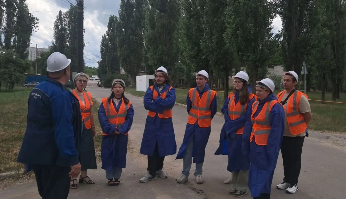 ✅Знакомство с профессией: студенты ВГЛТУ посетили объект РВК‑Воронеж
 
▪️Мы провели экскурсию для во