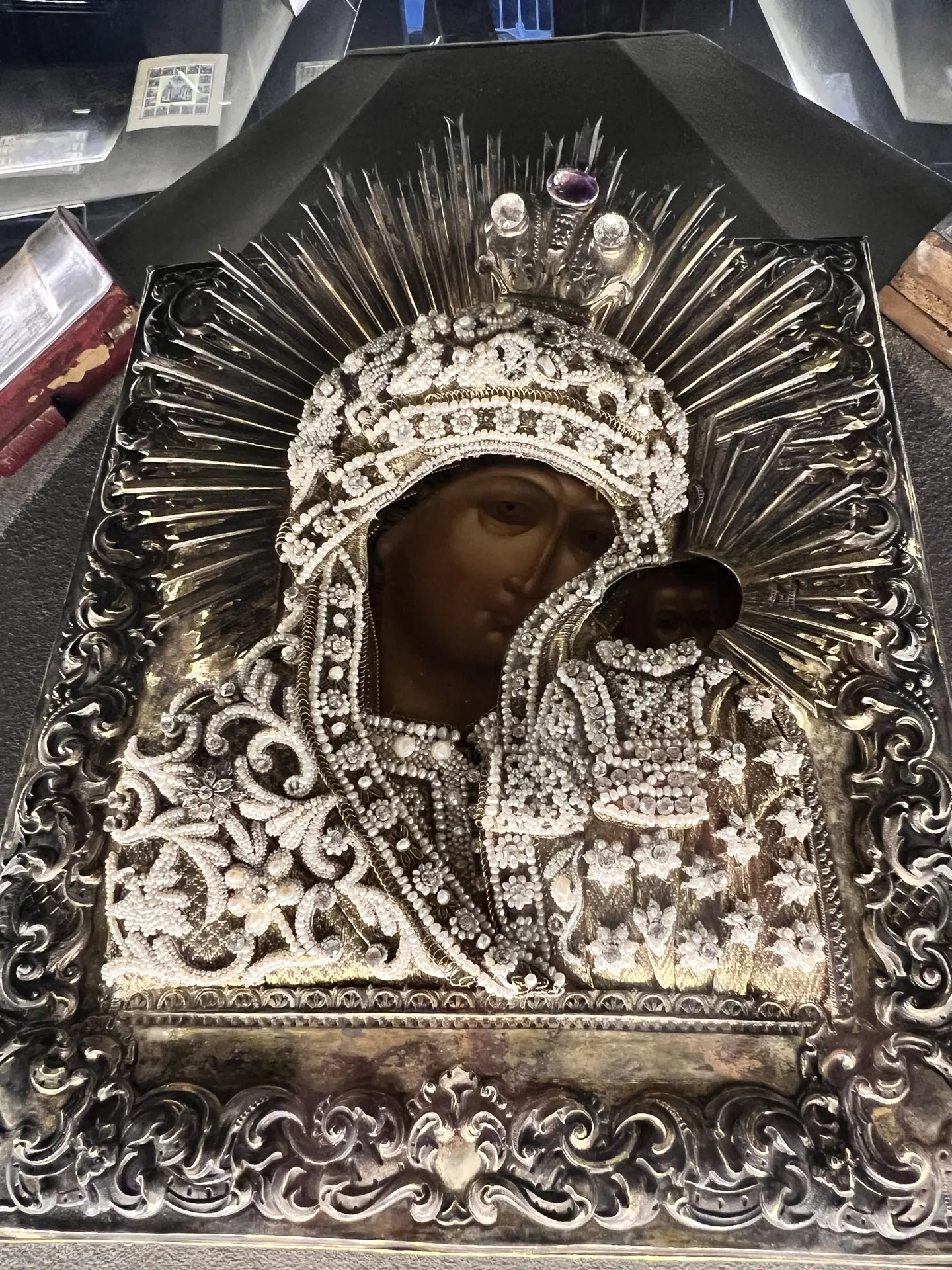Сегодня я была на экскурсии в Музее русской иконы имени Михаила Абрамова.

Коллекция большая, цельна