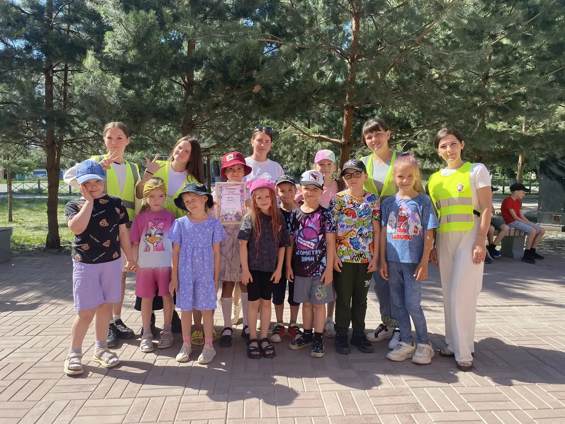 🚦Десятый день нашей смены: День ПДД! 

Сегодняшний день прошел не просто весело и интересно, но и о