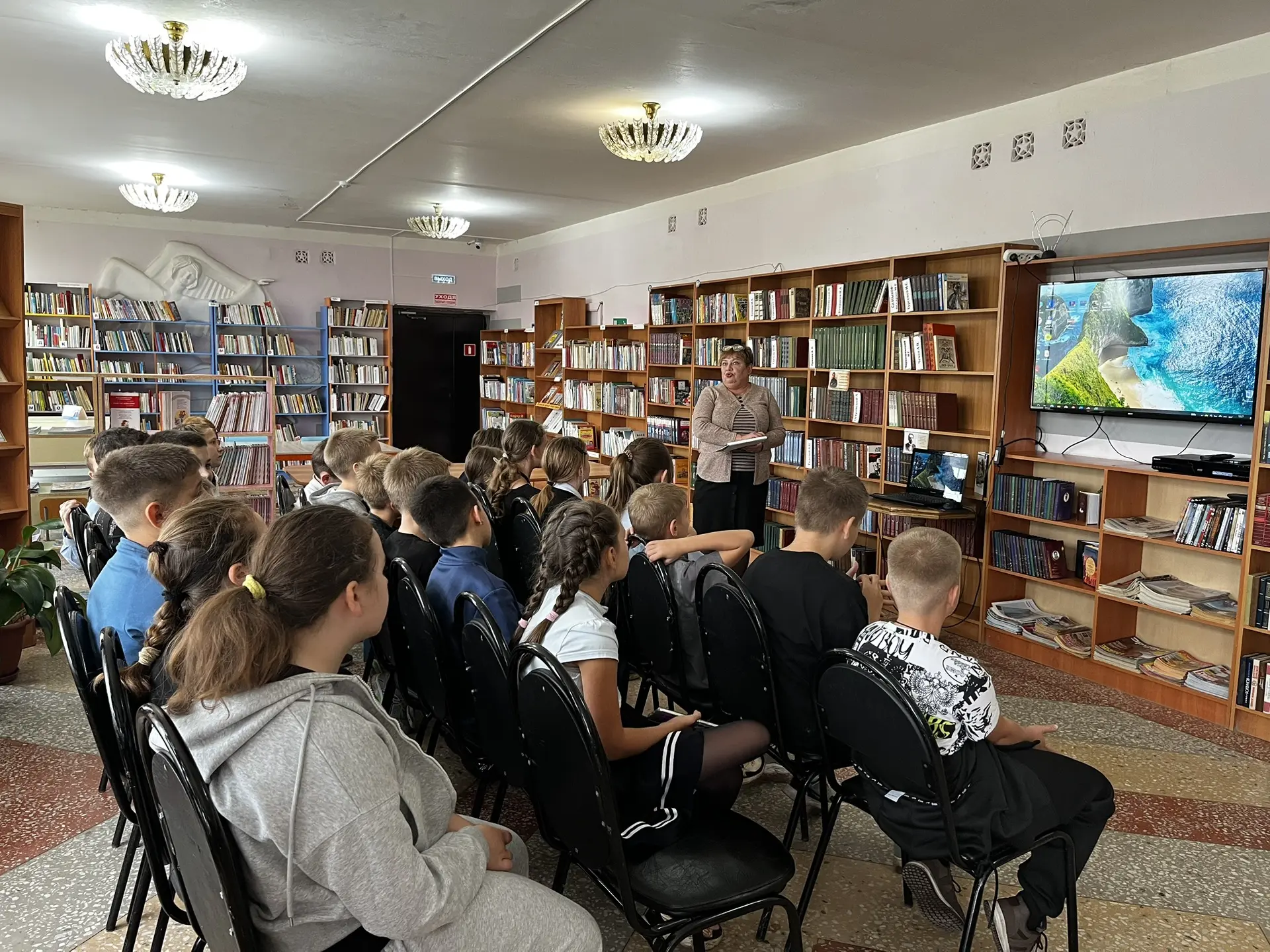 Творческая мастерская «Азбука легенд родного края» прошла в районной библиотеке с. Посе...